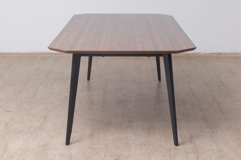 mad03-2411- conference table
