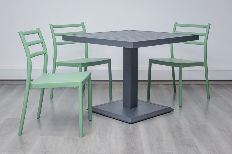 accra outdoor dining table + 4 trent chairs (copy)