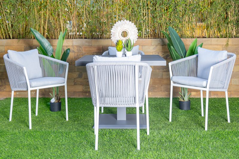 ghana outdoor dining table + 4 kampala chairs