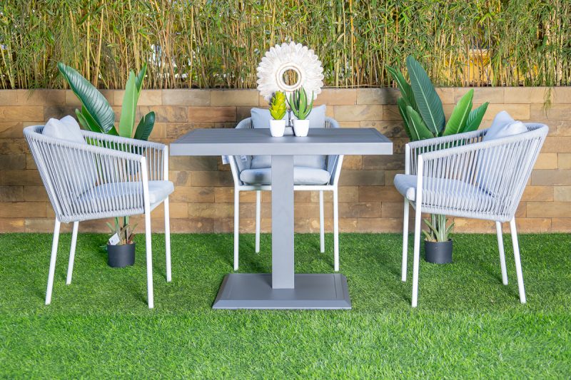 ghana outdoor dining table + 4 kampala chairs