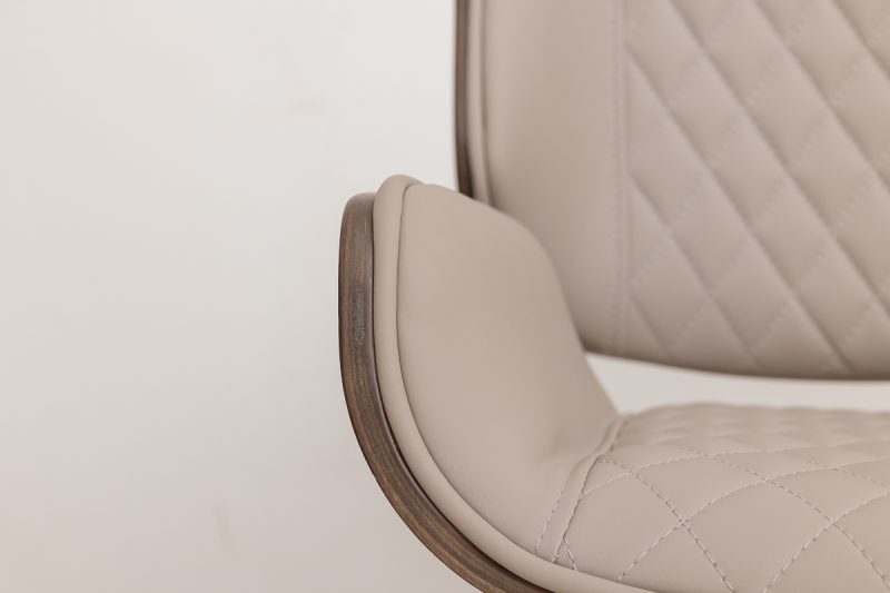 hoven bar chair