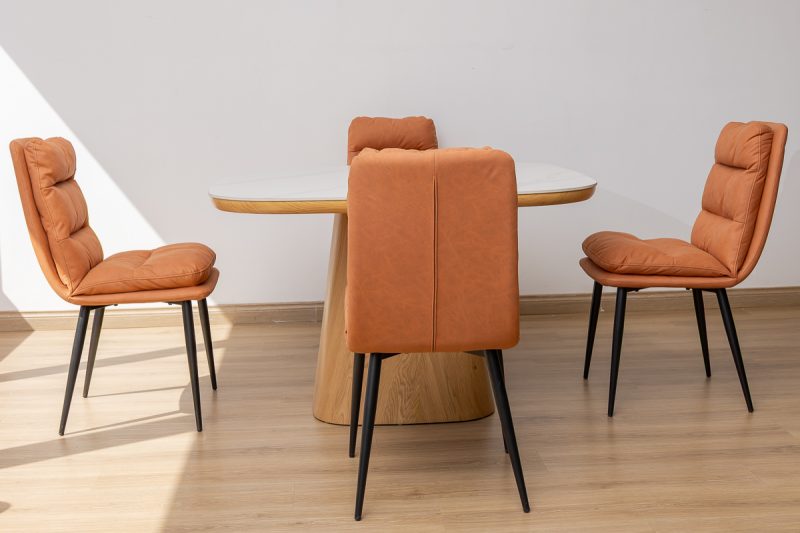 siya dining table + 4 mimo chairs