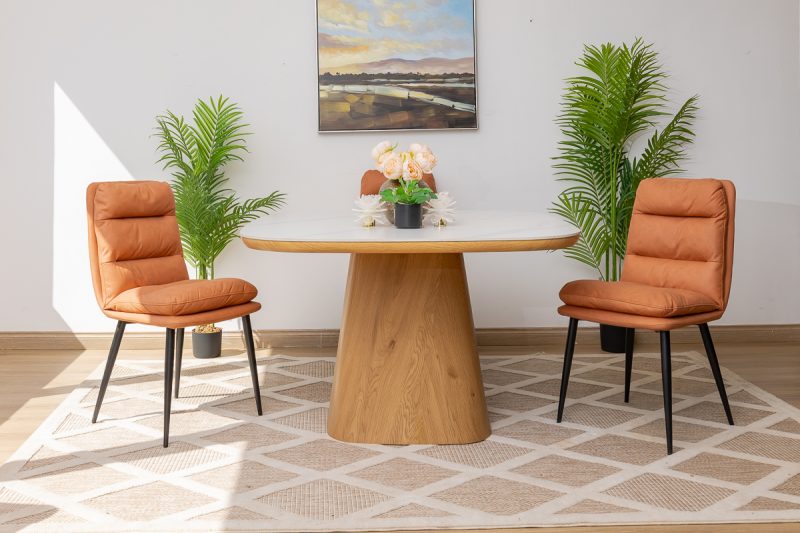 siya dining table + 4 mimo chairs