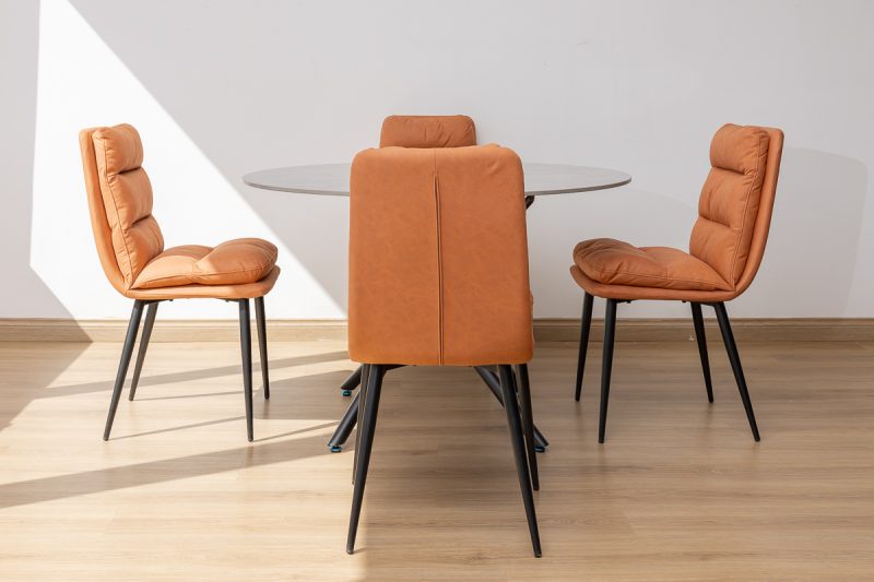 karie dining table + 4 mimo chairs